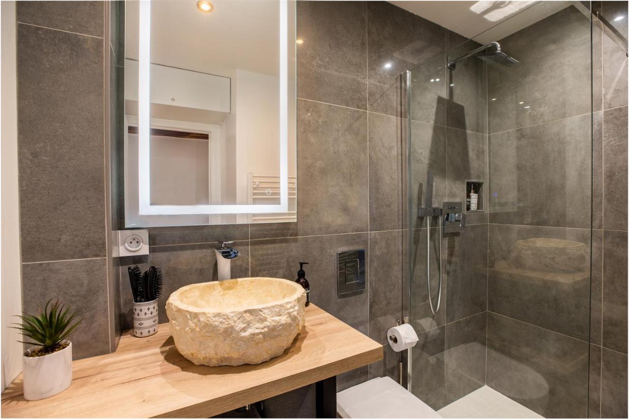Cocon A Bulles Chic Vue Cathedrale Avec Spa-Jacuzzi Chartres Exterior foto