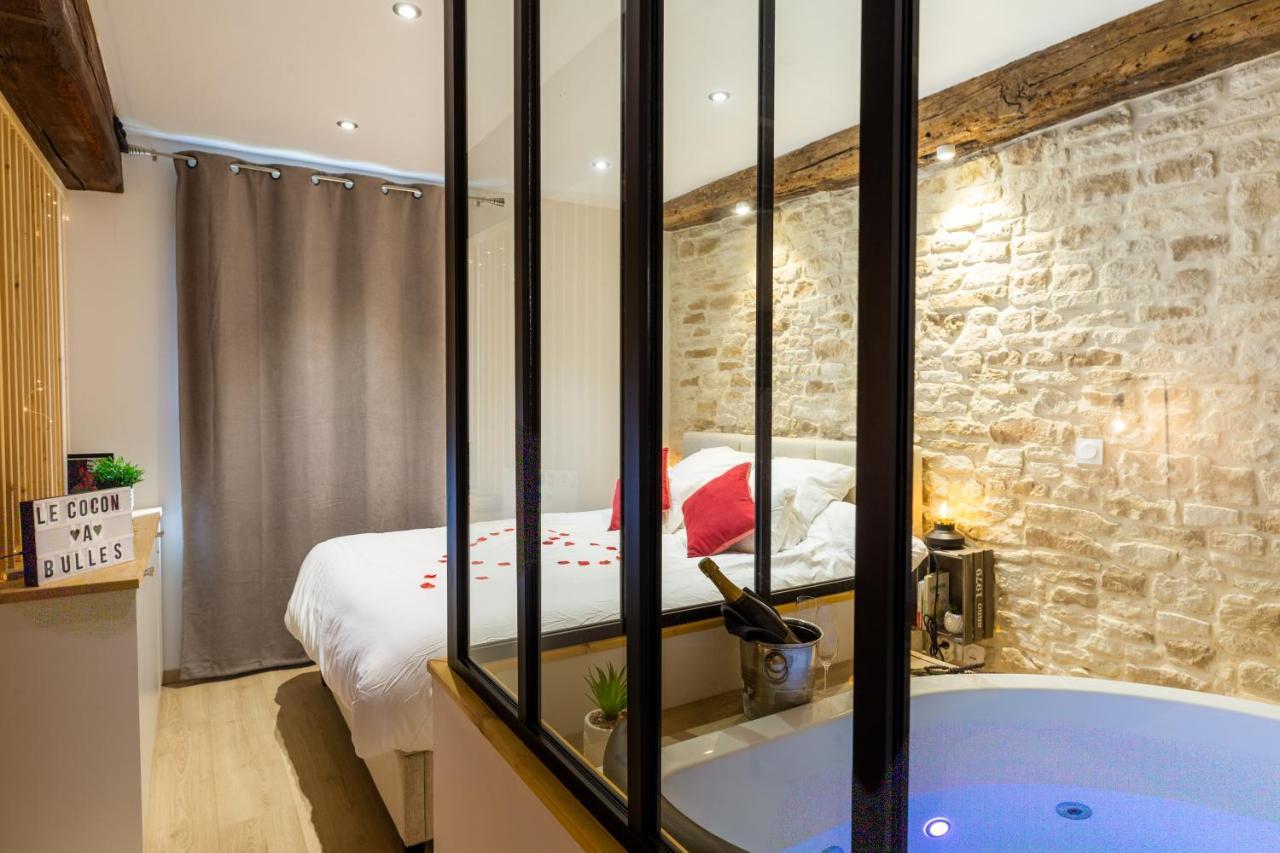 Cocon A Bulles Chic Vue Cathedrale Avec Spa-Jacuzzi Chartres Exterior foto